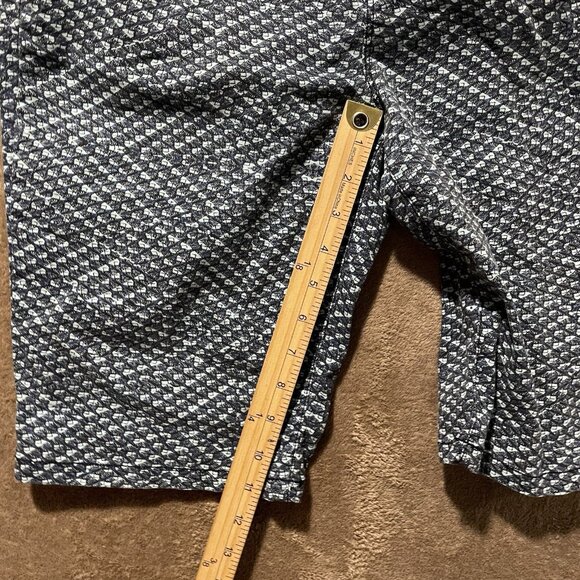 Coldwater Creek Shorts Womens 6 Natural Fit Bermuda Navy Blue Pattern Vacation - Picture 6 of 7